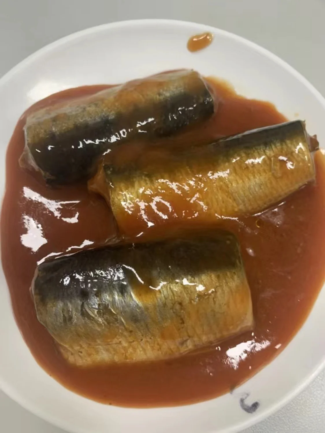 Sardina en conserva en salsa de tomate