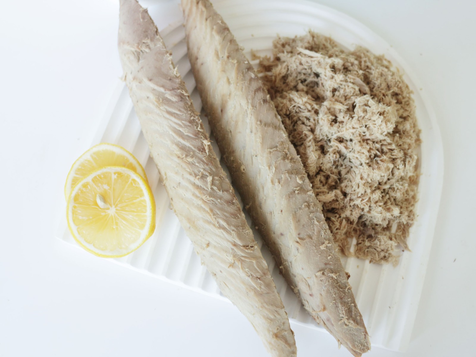 Precooked bonito
tuna(Auxis
thazard) loins